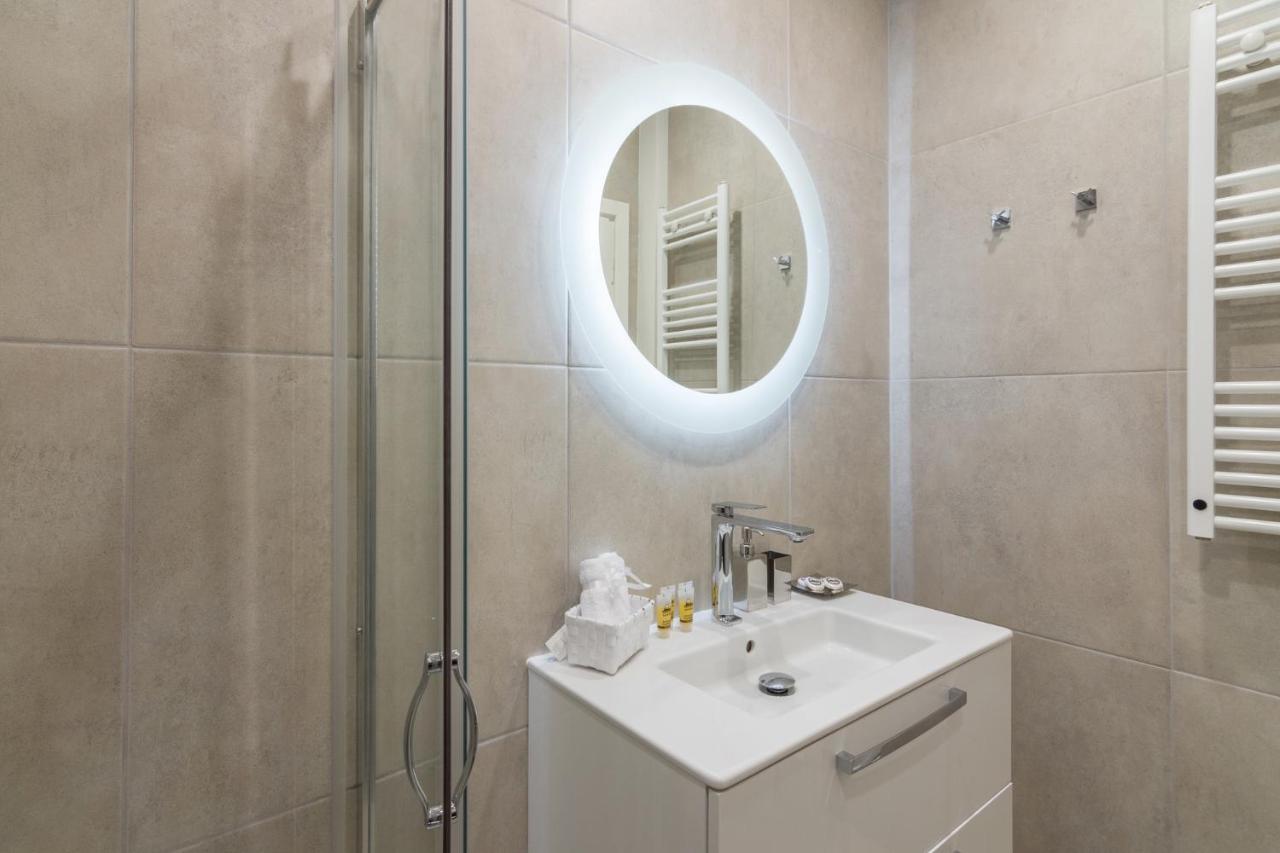 Beautiful Apartment In The Center Of Atene Esterno foto